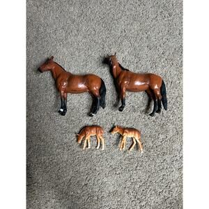 Terra By Battat Set of 4 Quarter Horse Family Miniature Figures